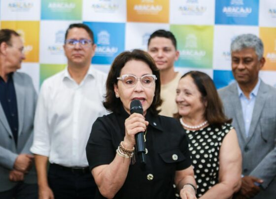 Prefeita Emília entrega obras de paviementação e esgotamento no Soledade – FaxAju