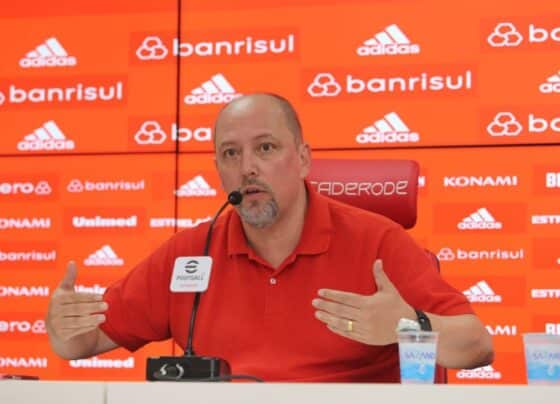 Presidente do Inter explica por que demorou para demitir Roger Machado