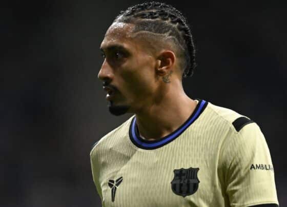 Raphinha se lesiona e desfalcará Barcelona em confronto contra o PSG pela Champions League
