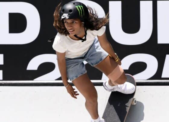 Rayssa Leal recebe homenagem e apresenta primeira personagem brasileira em jogo eletrônico