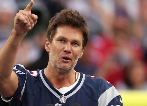 Tom Brady anuncia que jogará com estrelas da NFL em torneio de Flag