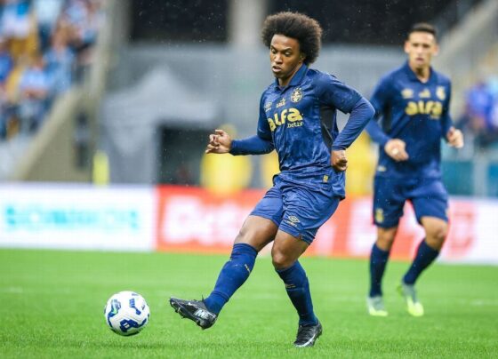 Willian sofre fratura no metatarso e vira desfalque no Grêmio por longo período