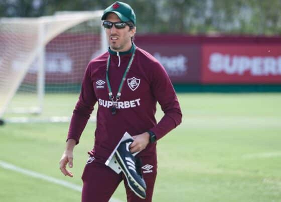 Zubeldía chega ao Rio para assumir Fluminense e se alegra com chance de dirigir Cano: ‘É um prazer’