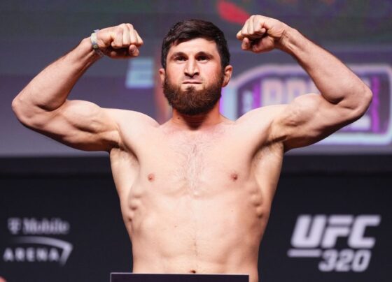 Ankalaev é muito vaiado em encarada com Poatan no UFC e responde público: ‘Vão chorar amanhã’