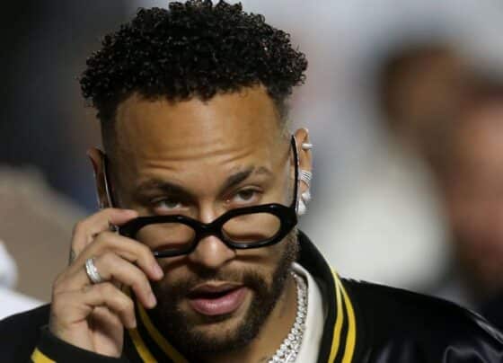 CBF divulga áudios do VAR de lances que revoltaram Neymar em Santos x Vitória; veja diálogos