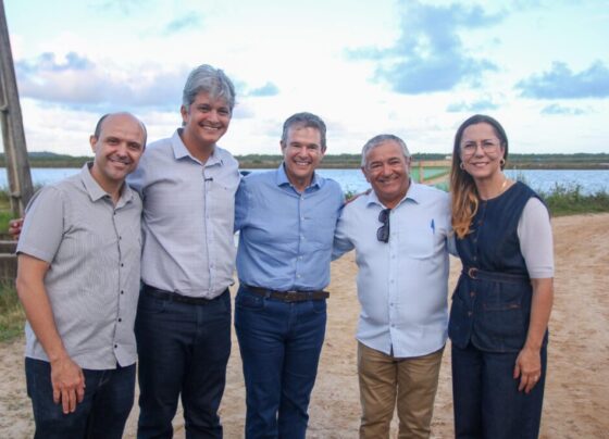 Durante passagem por Sergipe, ministro da Pesca e Aquicultura visita viveiros de camarão em Socorro – RO Acontece
