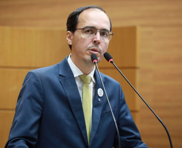 Georgeo Passos cobra explicações sobre queda no lucro do Banese
