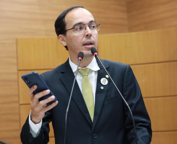 Georgeo Passos critica edital de concurso para professores do Estado