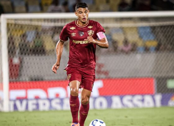 Golaço de Thiago Silva no último lance faz Fluminense colar no G-6 e segura Juventude na vice-lanterna do Brasileirão