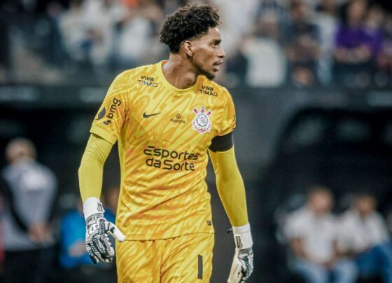 Hugo Souza no Palmeiras? Goleiro do Corinthians responde se jogaria no rival e cita Carlos Miguel como exemplo