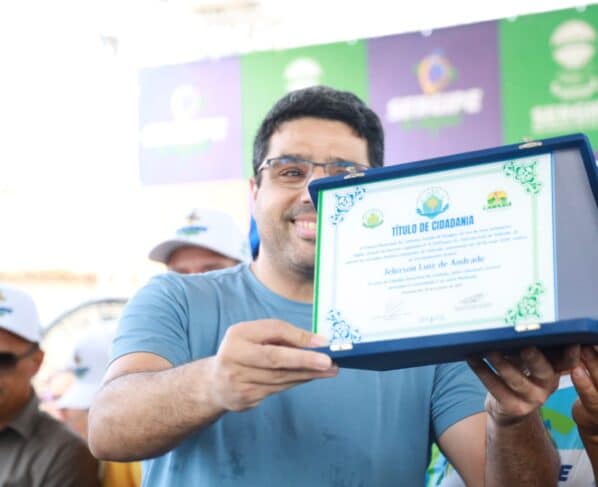 Jeferson Andrade recebe Título de Cidadão Canhobense