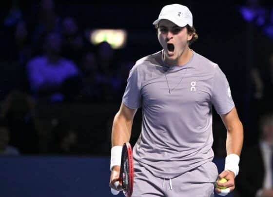 João Fonseca despacha Fokina por 2 sets a 0, supera marca até de Federer e conquista o ATP 500 da Basileia