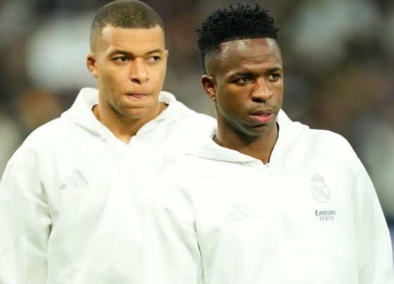 Mbappé cita diferenças entre Ancelotti e Xabi Alonso e diz ‘a verdade’ da relação com Vinicius Jr.: ‘Isso vende muito’