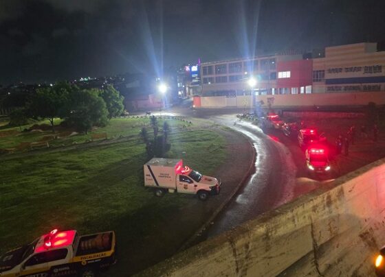 Passageiro morre e condutor fica ferido após moto bater em mureta e cair da Ponte Aracaju-Barra