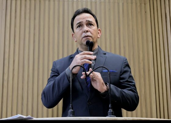 Fábio Meireles (PDT) cobra relatório da Emsurb sobre a execução da coleta, tratamento e destinação final do lixo