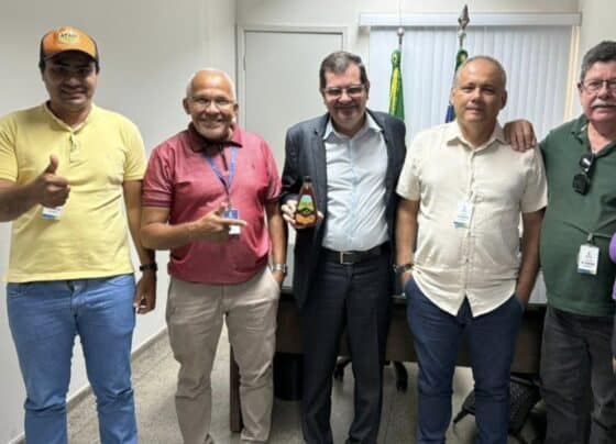 Netinho Guimarães (PL) recebe representantes da apicultura em seu gabinete