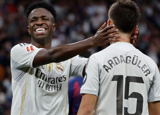Vinicius Jr. se revolta ao ser substituído, deixa Real x Barcelona aos xingamentos e não cumprimenta Xabi Alonso