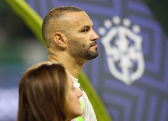 Weverton tem fissura na mão e vira desfalque no Palmeiras; goleiro deve voltar ainda em 2025