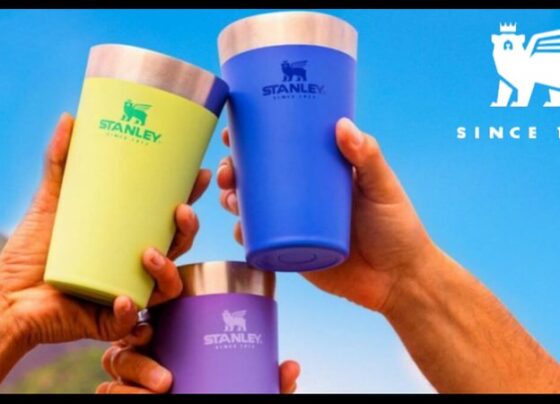 super descontos de até 44% nos copos da Stanley
