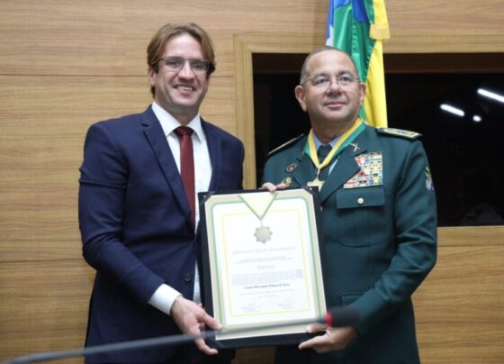 Alese concede Medalha da Ordem do Mérito Parlamentar ao comandante-geral da PMSE – Portal Imprensa 1