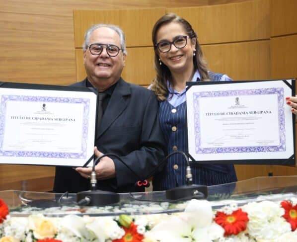 Alese concede Título de Cidadania Sergipana ao casal de médicos Cecília Portilho e Armando Portilho
