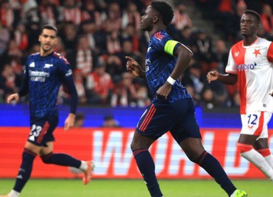 Arsenal vence Slavia Praga e segue com 100% de aproveitamento na Champions League