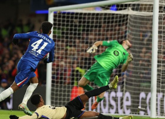 Com ‘pintura’ de Estêvão e três gols anulados, Chelsea vence o Barcelona de Yamal na Champions League
