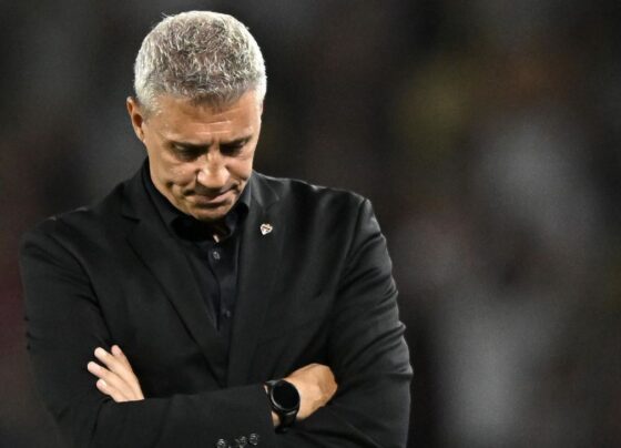 Crespo vê São Paulo 20 passos atrás e diz se há clima para continuar após 6 a 0: ‘Posso ser parte da solução’