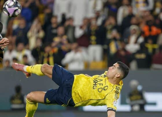 Cristiano Ronaldo marca de bicicleta em goleada do Al Nassr; Wesley também deixa o seu