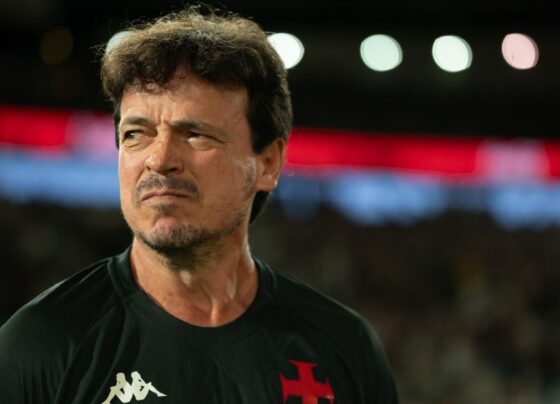 Diniz compara Vasco com Manchester United, nega racha no elenco e admite preocupação com rebaixamento: ‘A realidade é essa’