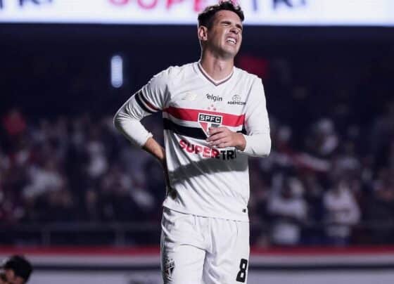 Exames de Oscar no São Paulo apontam alteração cardíaca; jogador é internado e permanece em observação