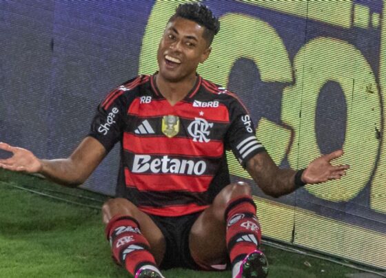 Flamengo ataca VAR por ignorar chute de Thiago Silva em Bruno Henrique: ‘Erro absurdo e quebra de protocolo’