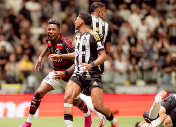 Flamengo vê Palmeiras levar virada, mas empata com Atlético-MG e ‘adia’ possível título do Brasileirão antes da Libertadores