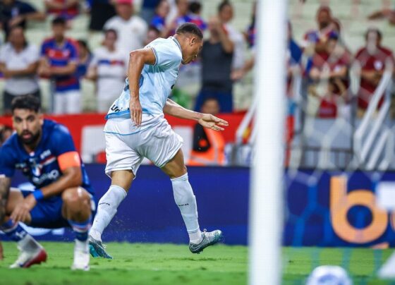 Fortaleza leva gol ‘mais bizarro’ do Brasileirão, empata com o Grêmio e se afunda no Z-4