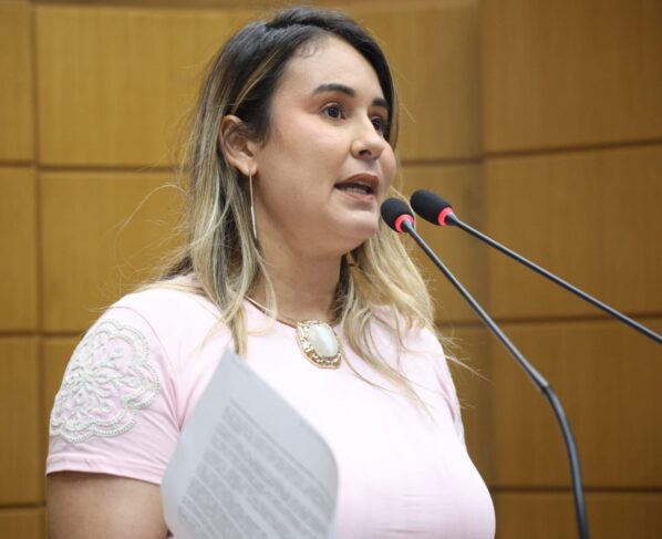 Kitty Lima ressalta entrega de escola em Itabaianinha