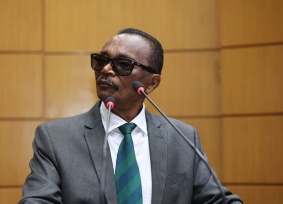 Manuel Marcos parabeniza o Banese por aniversário da instituição