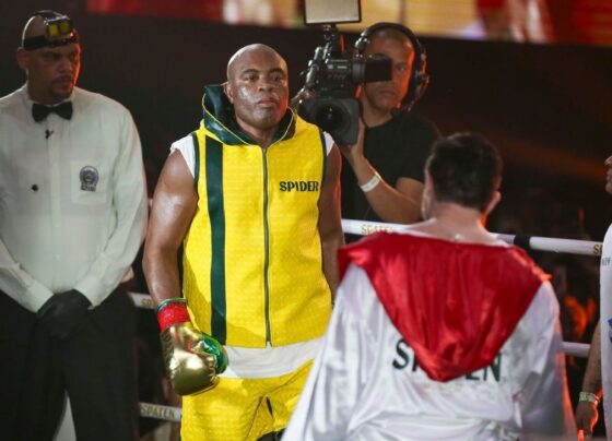 Rival de Anderson Silva sofre lesão, e Spider enfrenta ex-campeão do UFC no boxe