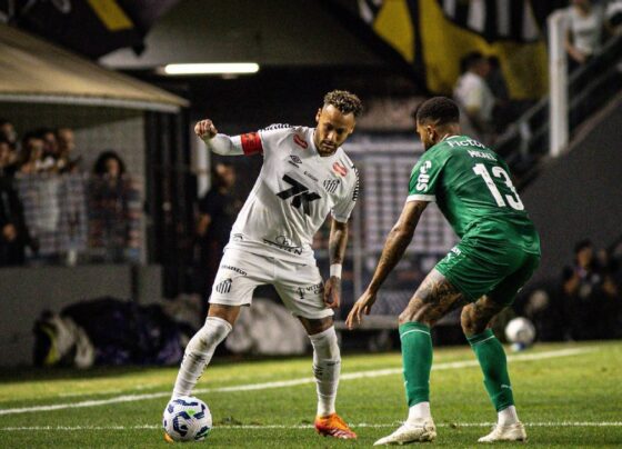 Santos vence o Palmeiras com gol de Rollheiser no fim, sai da zona de rebaixamento e ‘dá’ liderança ao Flamengo