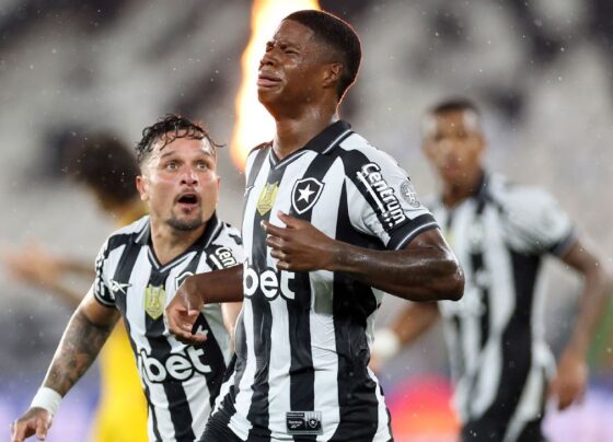 Sensação panamenha brilha, Botafogo vira sobre o Sport e entra no G-5 do Brasileirão