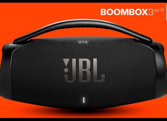 até 56% de desconto na caixa de som Boombox 3 da JBL
