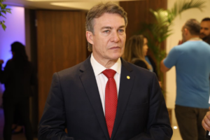 Alese acompanha encerramento da 28ª Conferência da Unale, que elege novo presidente para o biênio 2026–2027