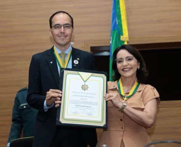 Alese outorga Medalha da Ordem do Mérito Parlamentar à prefeita de Aracaju, Emília Corrêa