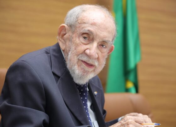 Deputados da Alese manifestam pesar pela morte do Secretário Especial de Legislação, Dr. Deoclécio Vieira Filho