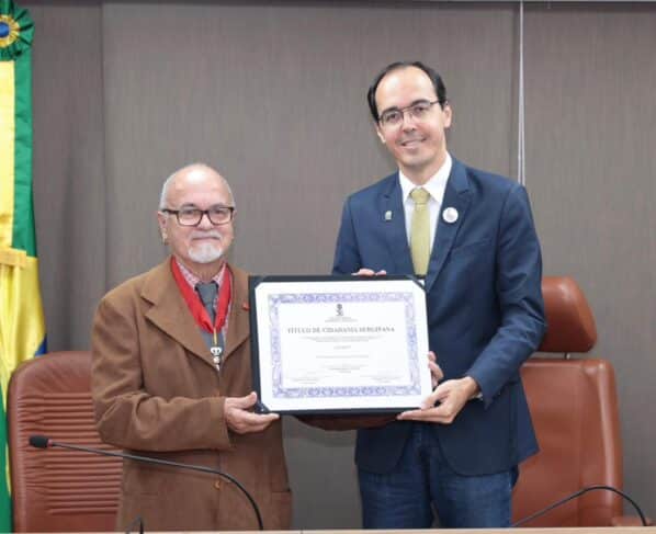Luiz Mott é homenageado com Título de Cidadania Sergipana na Alese