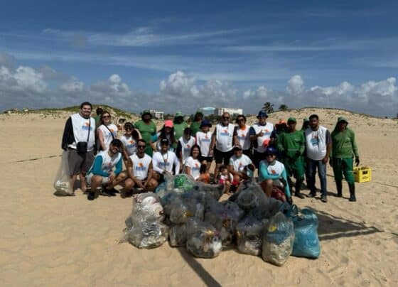 PMA promove ação de educação ambiental na praia do Havaizinho