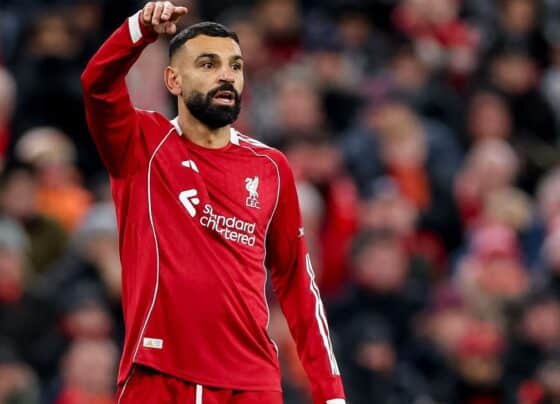 Salah faz post enigmático após ser barrado no Liverpool por entrevista