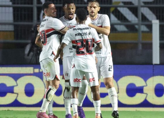 São Paulo atropela o Inter, fica perto de garantir 8º lugar e deixa rival em situação dramática no Brasileirão