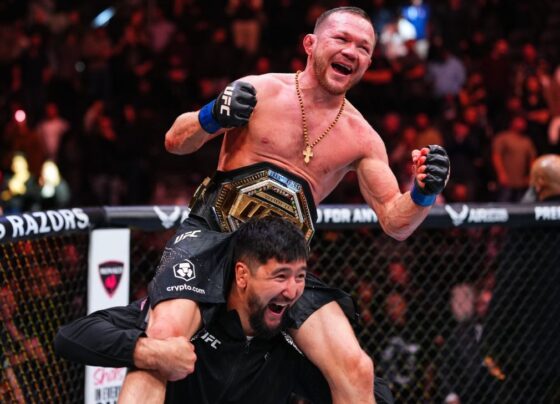 UFC 323: Petr Yan ‘destroça’ nariz de Merab e recupera cinturão dos galos