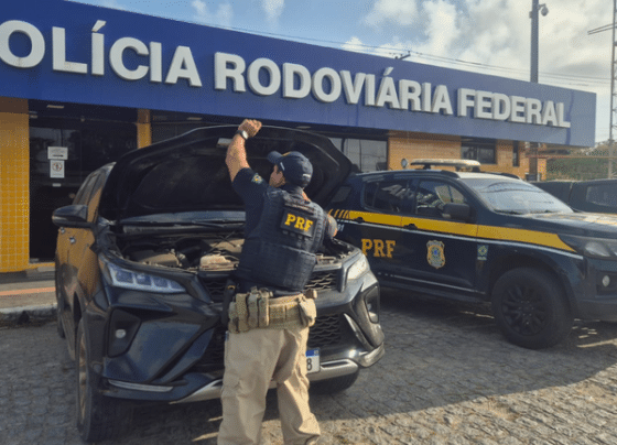 Veículo com restrição judicial é recuperado pela PRF em Socorro