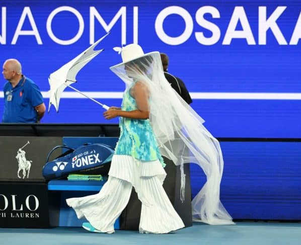 Alcaraz elogia estilo de Osaka enquanto uniforme de Sinner vira alvo de críticas no Australian Open